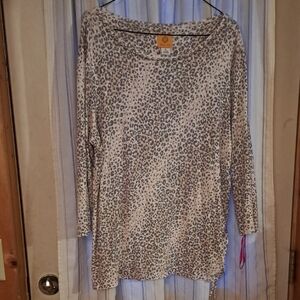 Leopard Print Long Sleeve Top